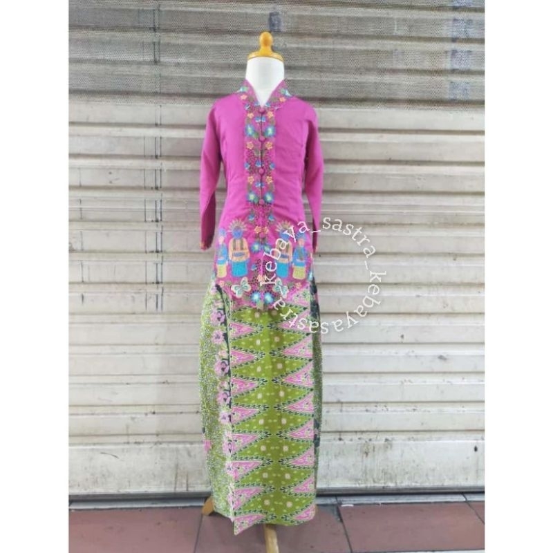 Setelan kebaya encim anak perempuan motif Ondel-ondel - encim anak Betawi bahan katun adem - encim a