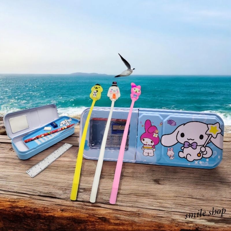 

KOTAK PENSIL KALENG MOTIF LUCU CINNAMON,+3 PULPEN LUCU², +EXTRA PACKING/BUBBLE/ KARDUS