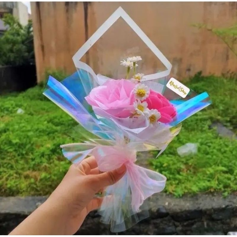 

Buket Mini Hologram | Buket Murah| Hadiah Wisuda, sempro, kompre, teman Pacar dan Orang terdekat