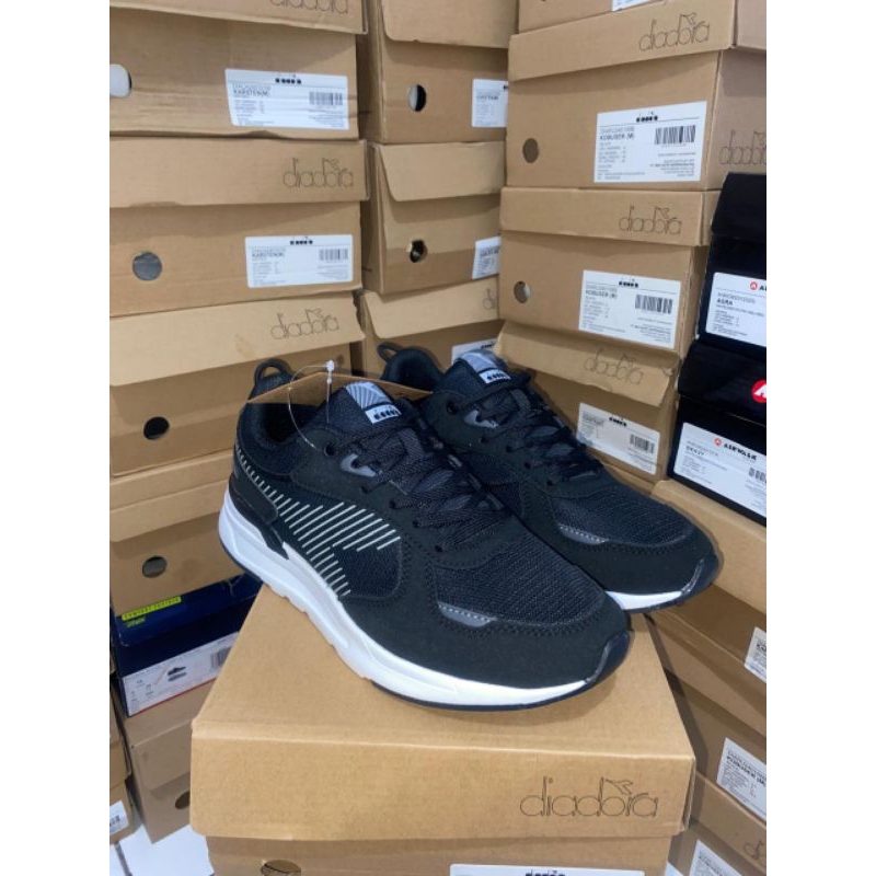 sepatu Diadora original pria/Diadora Kaspia men's sneakers shoes black