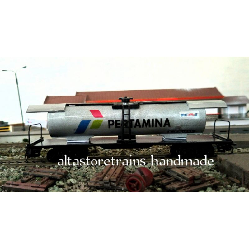 Miniatur gerbong minyak jadul railking