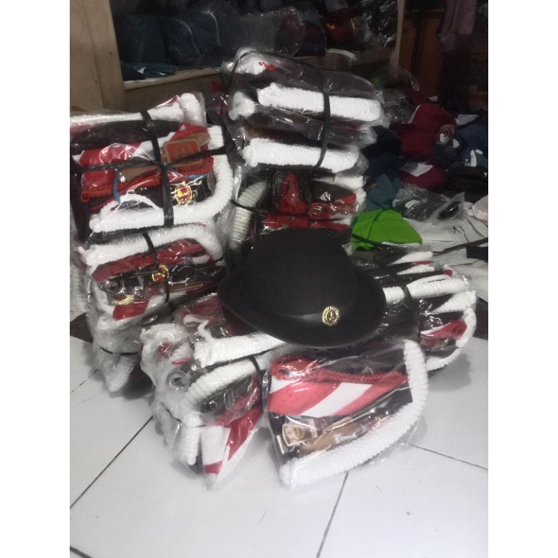 set alat pramuka laki²+laken laki²