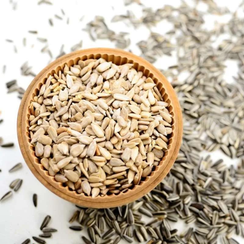 

SUNFLOWER SEEDS /BIJI BUNGA MATAHARI KUPAS MENTAH 1 KG