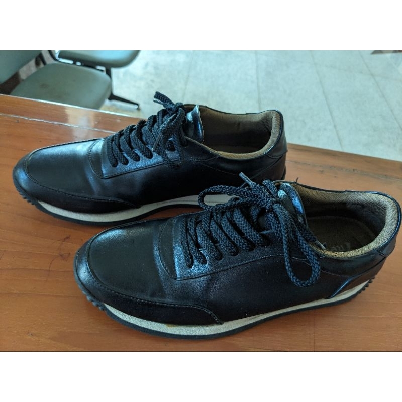 sepatu reyl man faster black