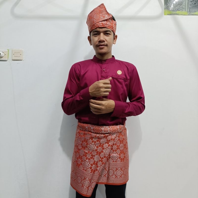 1 set rumpak dantanjak//kain sarung Melayu// kain songket //kain adat Melayu/sarung Melayu setengh l