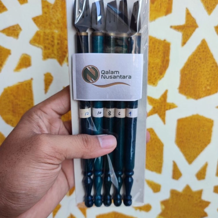 

1 set qolam acrylic dekorasi kusus cat KODE B7B5