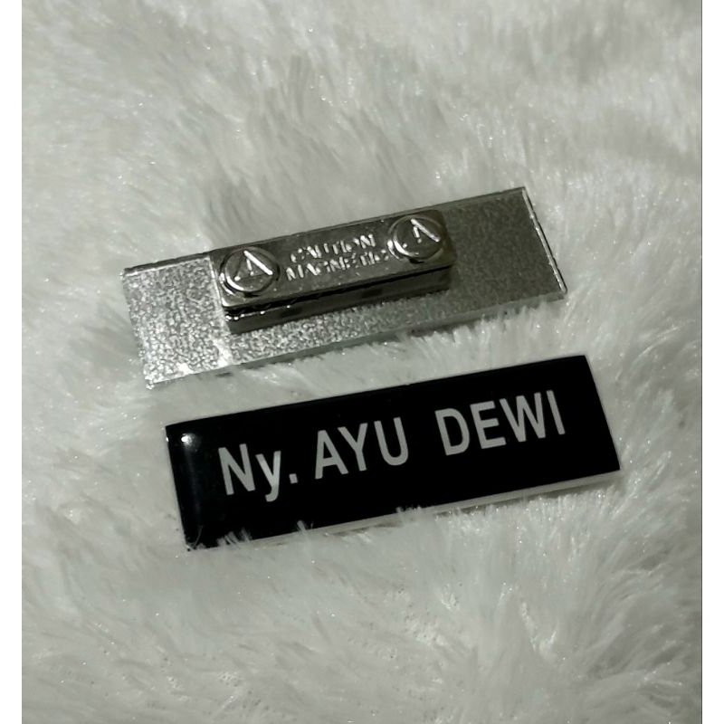 

NAMETAG DADA UKURAN BESAR UNTUK TNI POLRI PNS PEGAWAI GURU DOKTER DLL