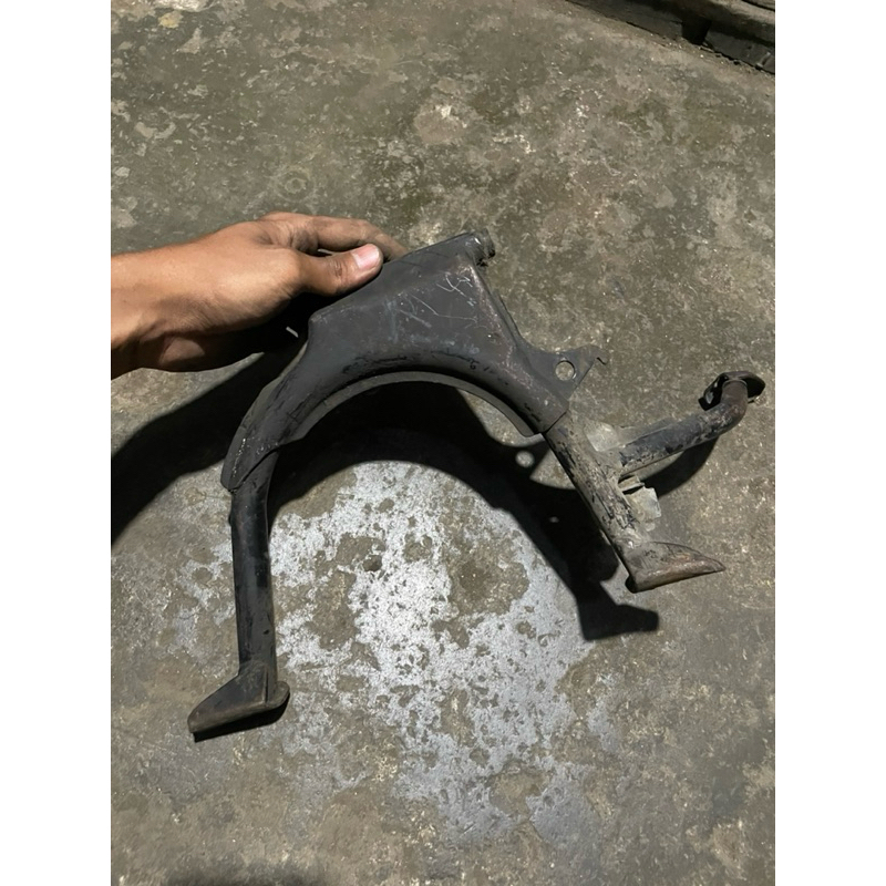 Standar Tengah Vario 110 Karbu