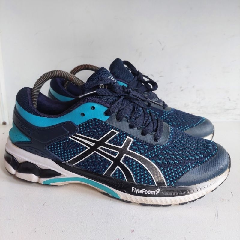 sepatu voli second merk asics Gel kayano 26 size 42(26cm)