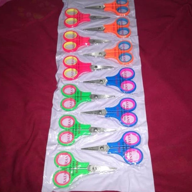 

12 Pcs Gunting Kecil Renteng Renceng Murah KODE W9B1