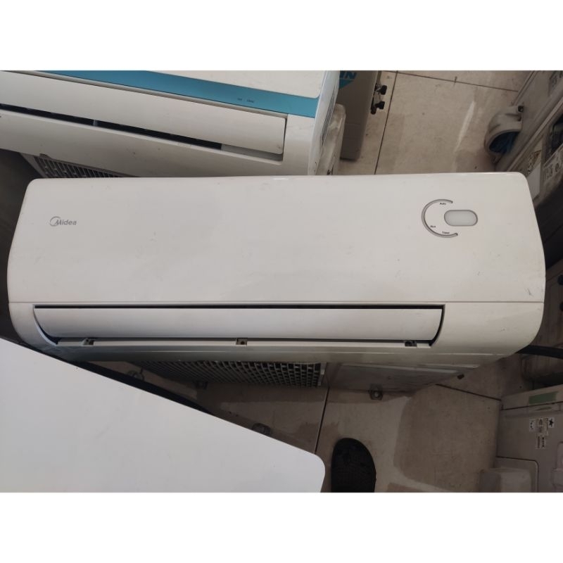 AC second Midea 1/2pk