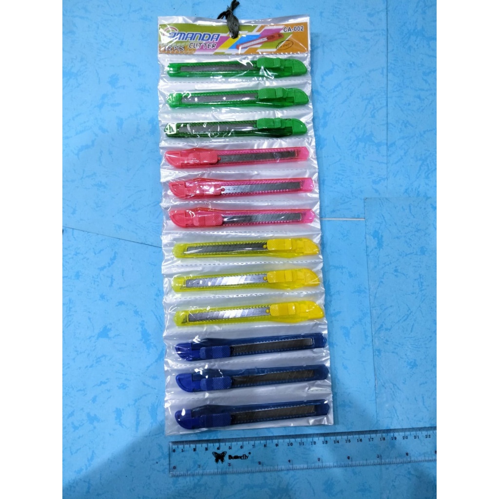 

Pisau Cutter Renteng Kecil Bening / Pisau Cutter Renteng Kecil 12 PCS