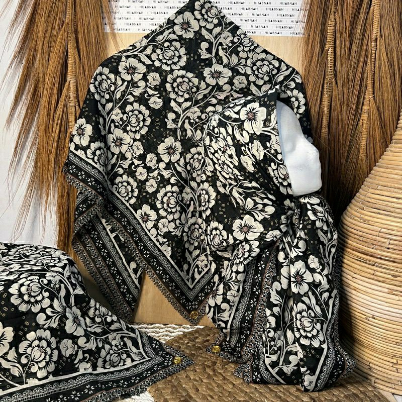 Scarf / hijab / voal / hijab voal / kerudung / segi empat / pashmina / voal motif / hijab instan / h
