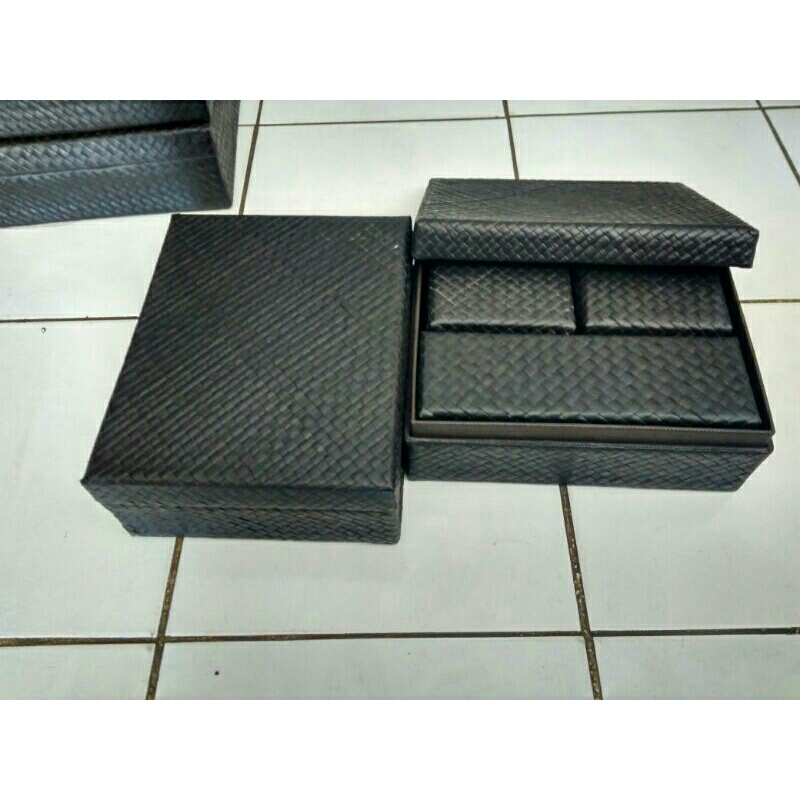 

Box pandan serbaguna isi 3