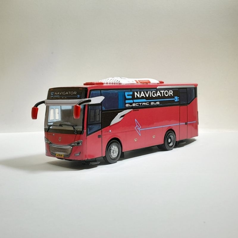 BAGONG body Navigator Medium Miniatur bus skala 1/64
