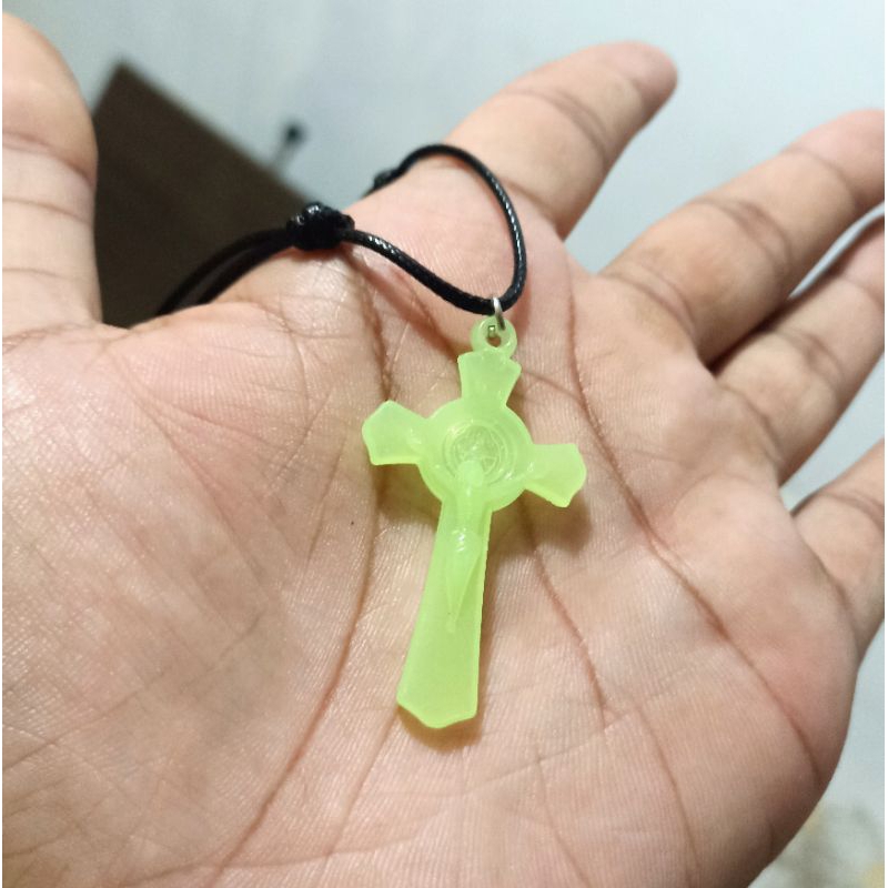 Kalung Salib Akrilik Hijau Besar