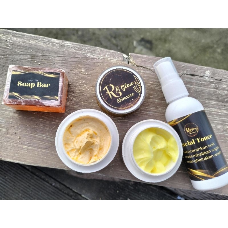 RB GLOW SKINCARE/SKINCARE MENCERAHKAN WAJAH/SKINCARE MENGHILANGKAN FLEK
