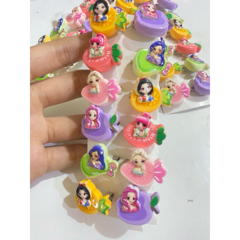 Lusinan bros pin karakter disney princess buah sayur
