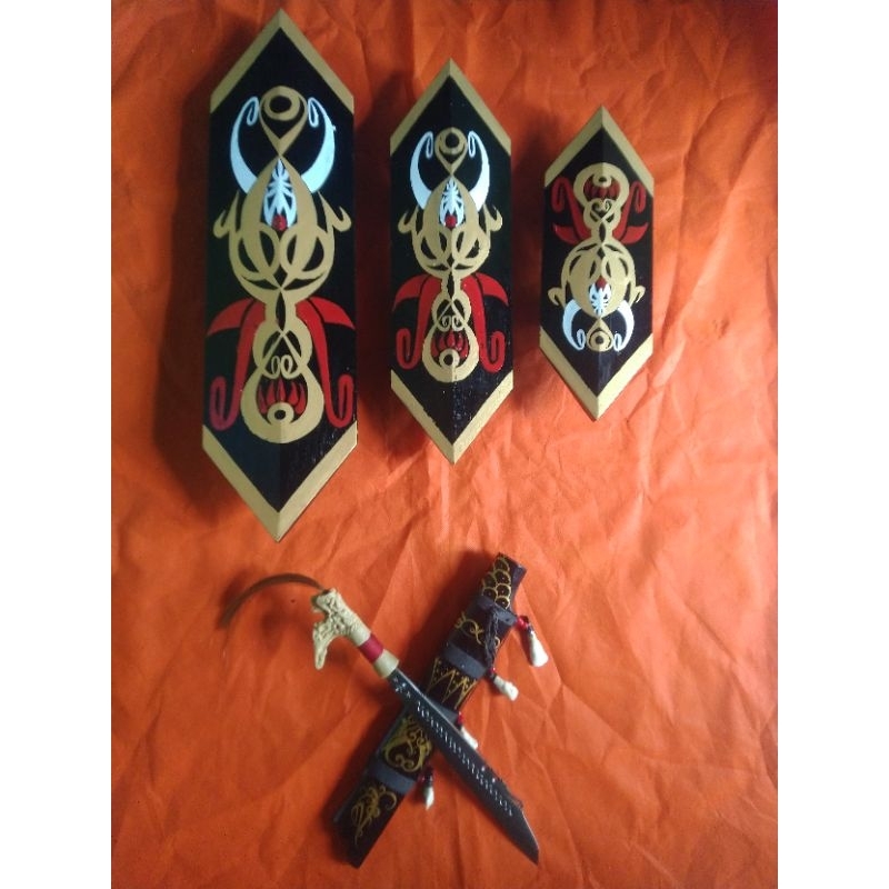 1 paket mandau tidak tajam karnaval panjang 37cm + perisai tameng khas dayak kalimantan