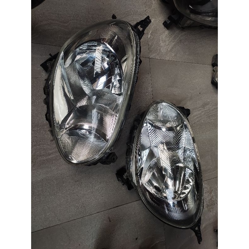 headlamp Nissan march 2010