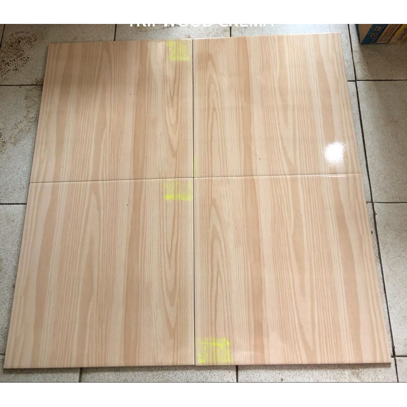 keramik 50x50 motif kayu (glossy)/ keramik dinding kamar mandi/ keramik dinding dapur/ keramik meja 