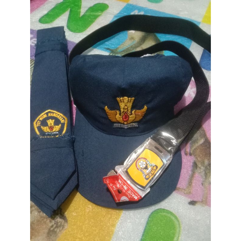 topi smp polos dasi ikat pinggang sabuk