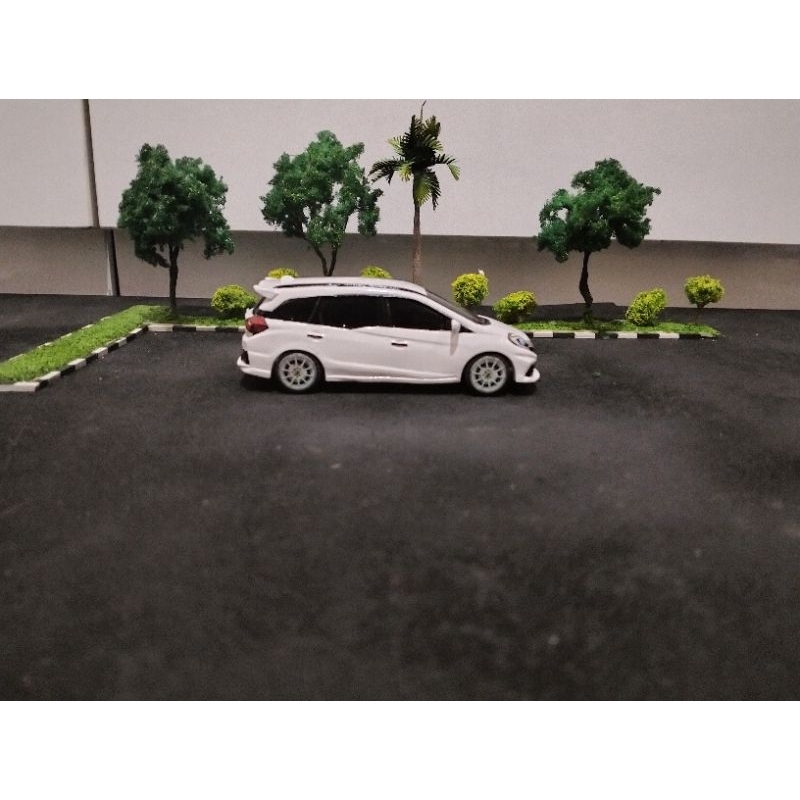 Miniatur Honda Mobilio Putih