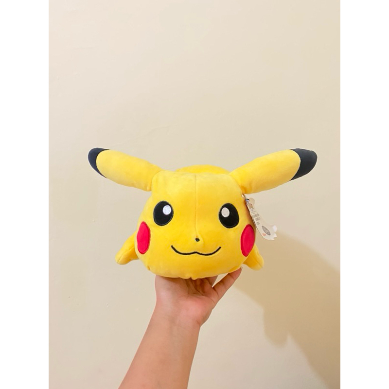 Boneka Pokemon karakter Pikachu size 30x16cm Original / Boneka Lying Down Pikachu / Boneka Pikachu B
