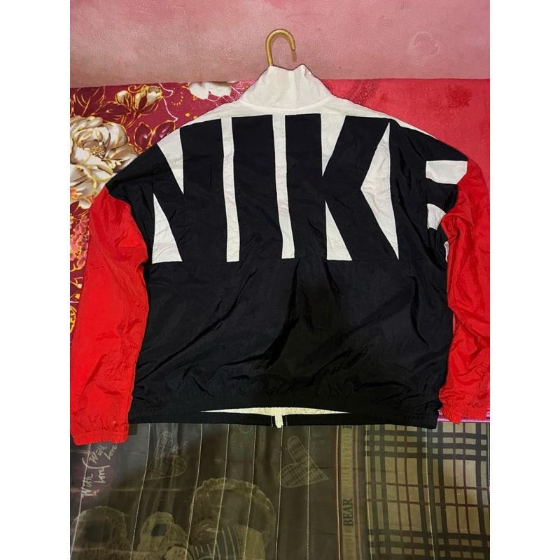 WB Nike vintage big logo