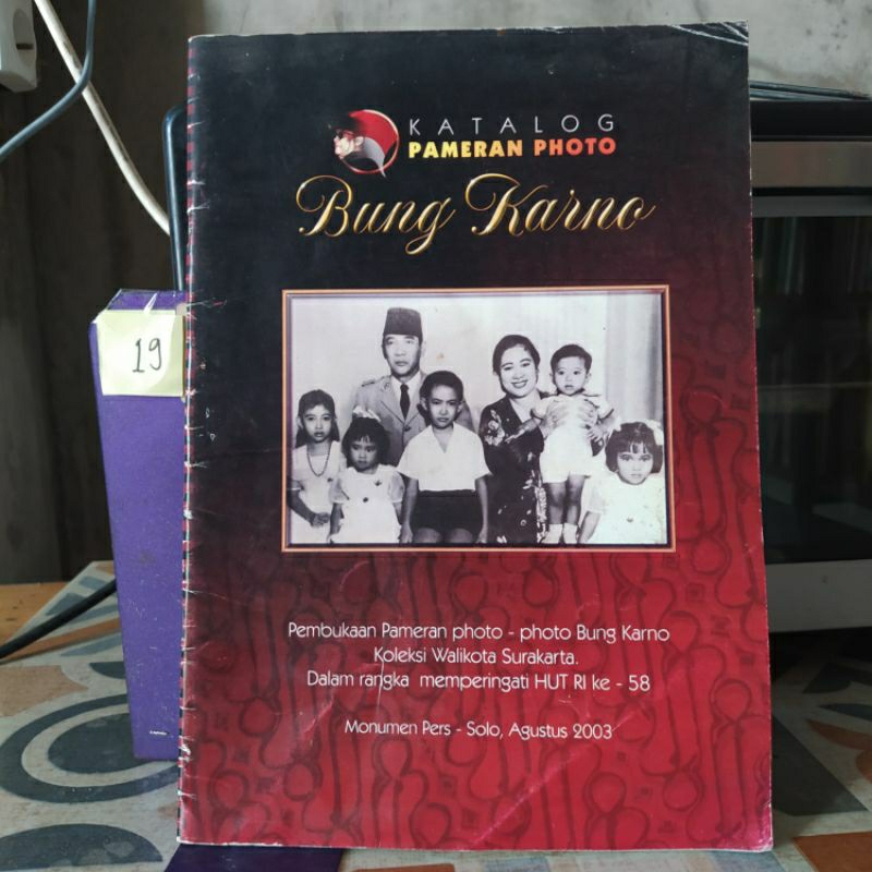 KATALOG PAMERAN FOTO BUNG KARNO