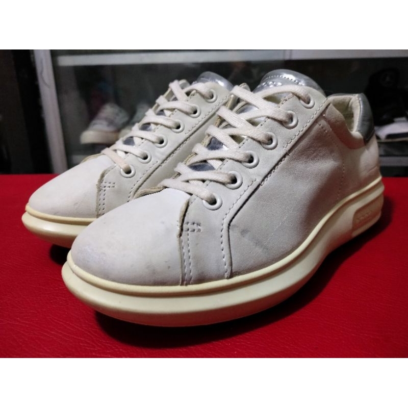 SEPATU SECOND KULIT ECCO SIZE 35