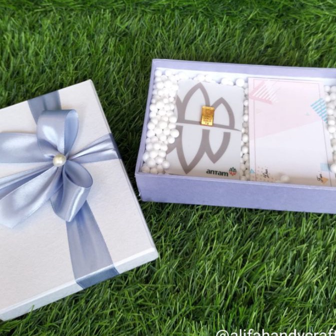 

HJ6 giftboxkotak kado box hamperssatu box Styrofoam gift card ukuran 1x15x45cm