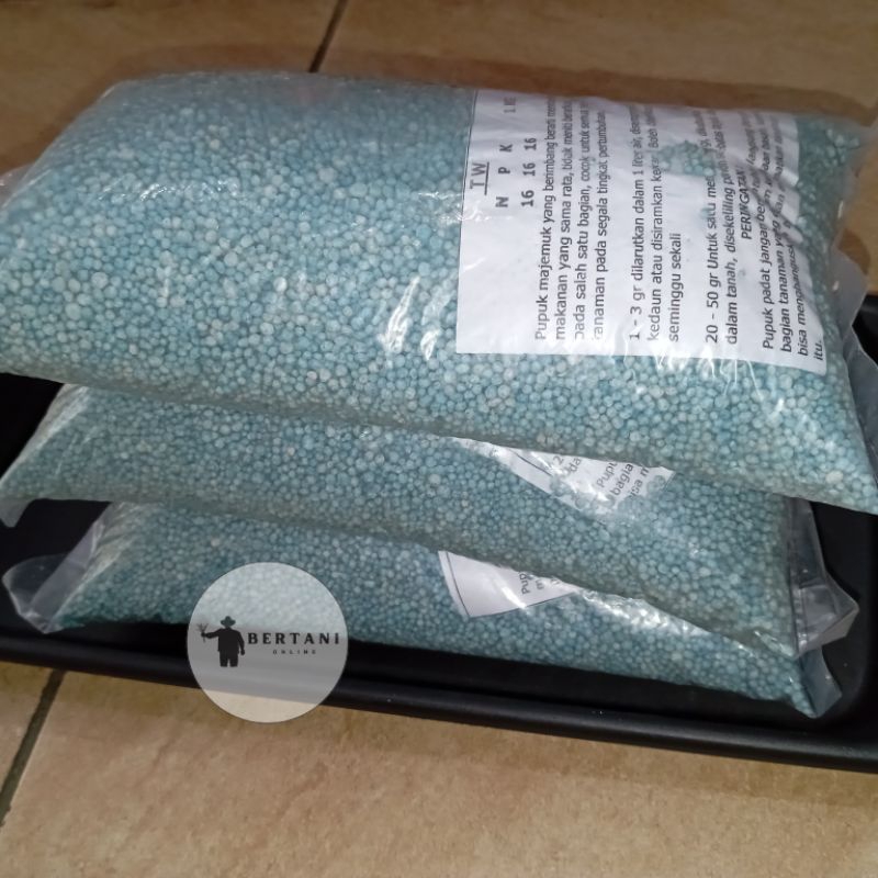 Pupuk NPK Tawon 1 Kg 161616 Kemasan Repack