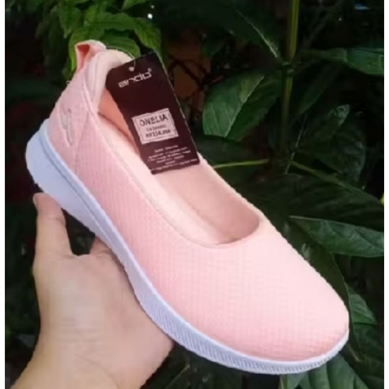SEPATU ANDO ONELIA SLIP ON WANITA