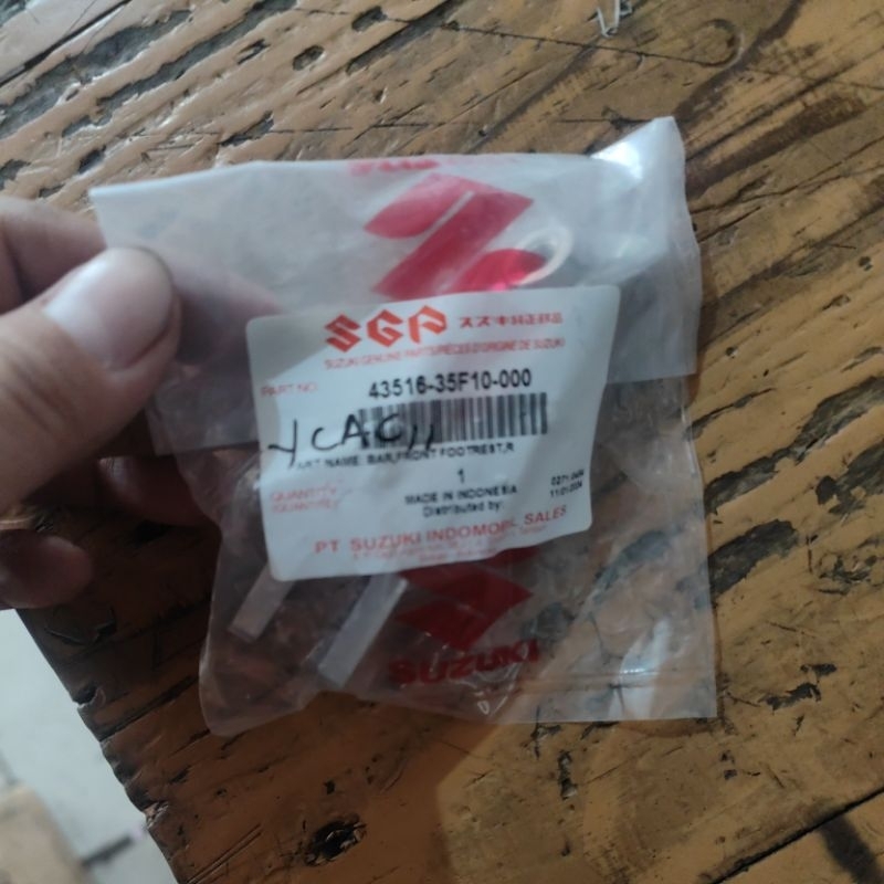 footstep belakang gsx 150, satria fu f1 ori suzuki (kanan)