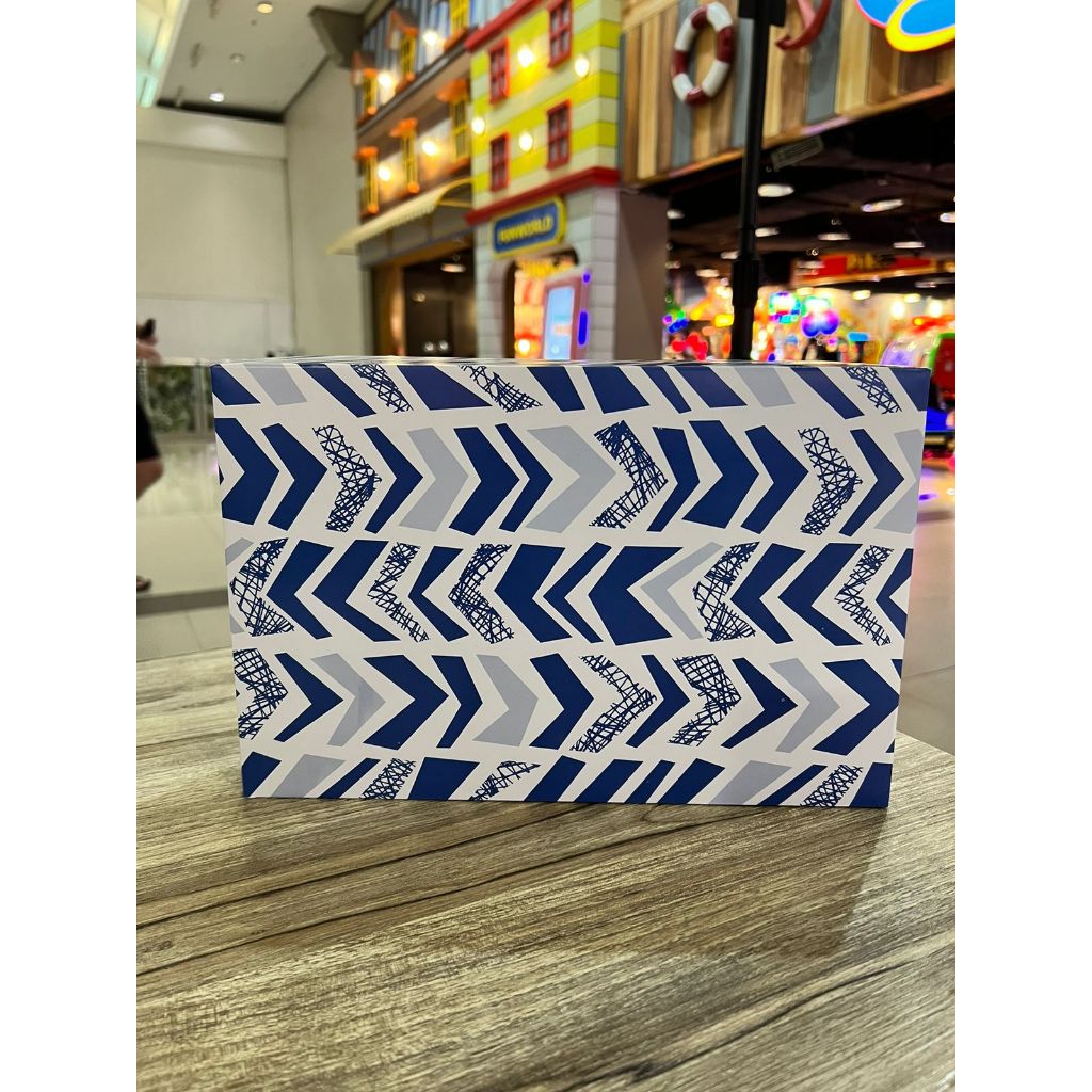 

Box Kado Mewah | Biru Abstrak | Box Biru Kado