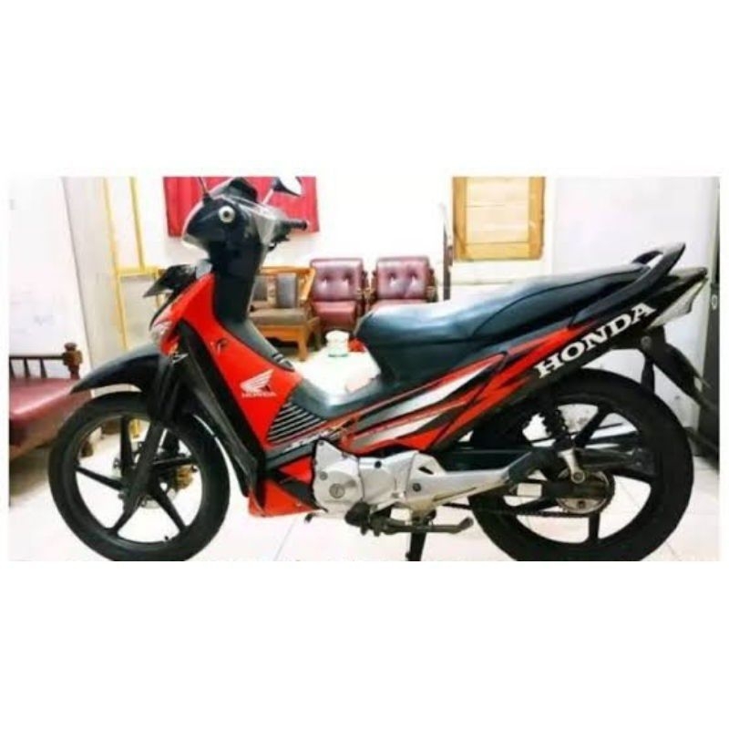 striping stiker motor Honda Supra x 125 R 2006 merah
