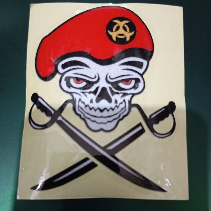 

stiker gambar tengkorak pedang