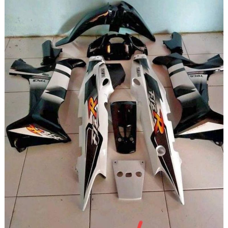 cover bodi halus full set Yamaha Fiz r putih hitam