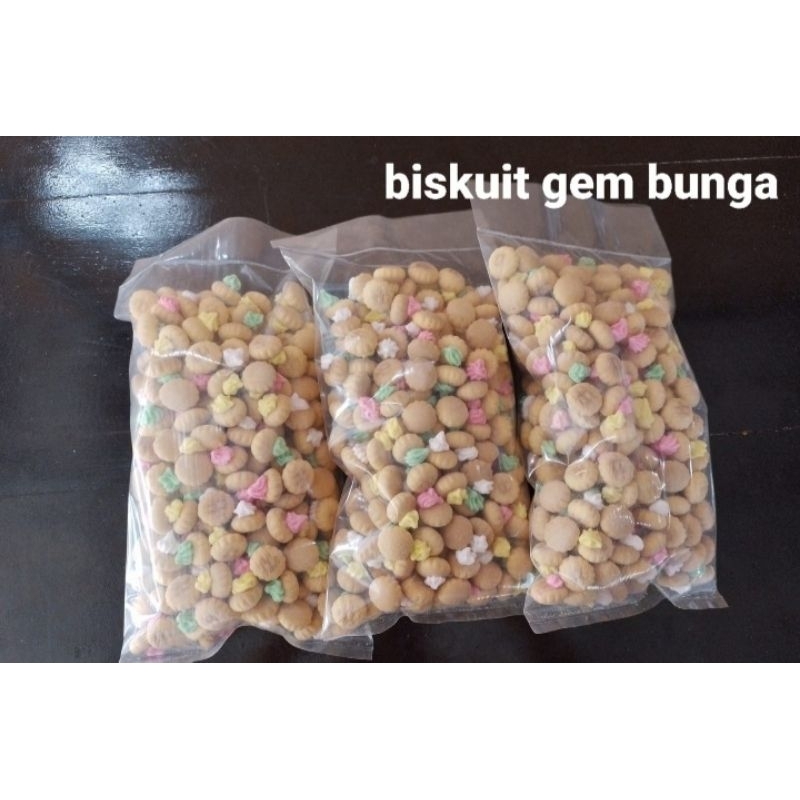 

biskuit gem bunga