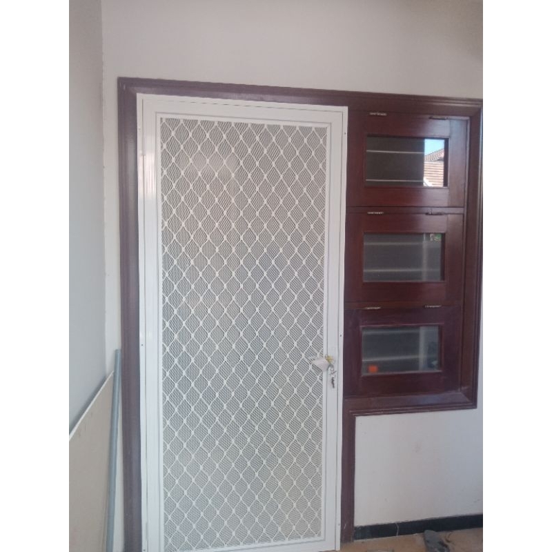 pintu kasa aluminium