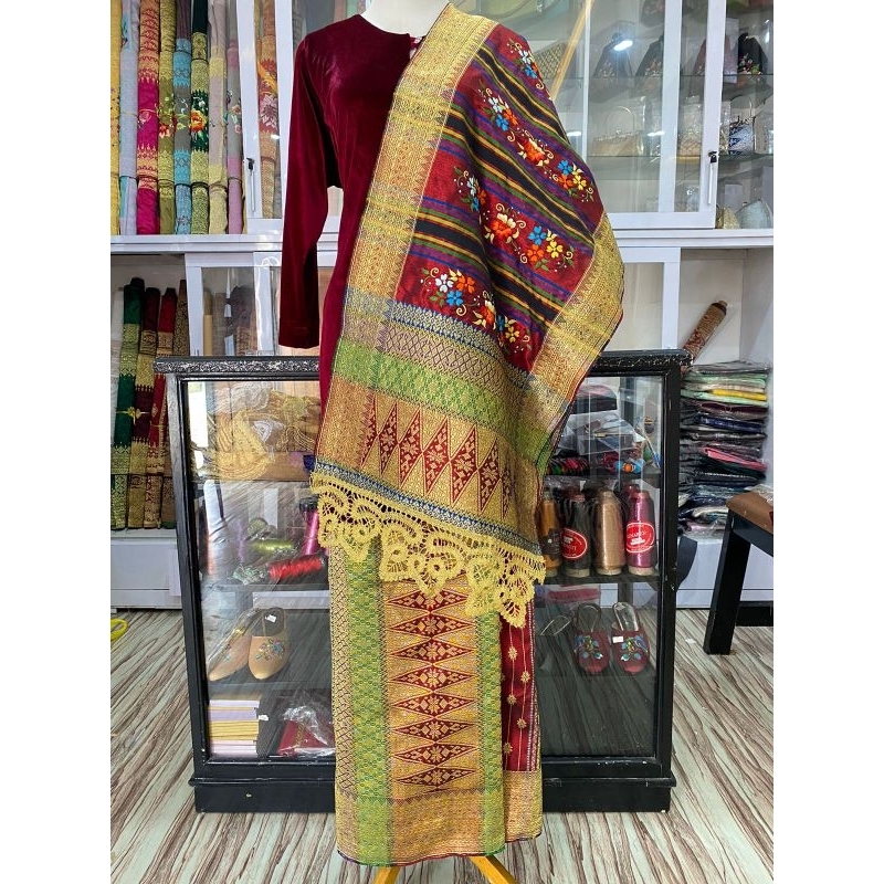 SONGKET PANDAI SIKEK/SONGKET PADANG/SONGKET MINANG, BALAPAK BARANTAI, SELENDANG DI SUJI CAYIA KOTOGA