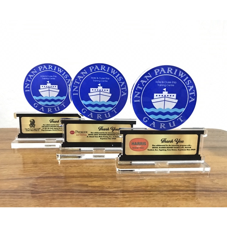 Plakat Akrilik Custom Sehari Jadi