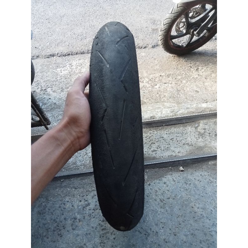 satu ban Pirelli Diablo 100/80-17 bekas copotan nikung road race 95% Soufcompound