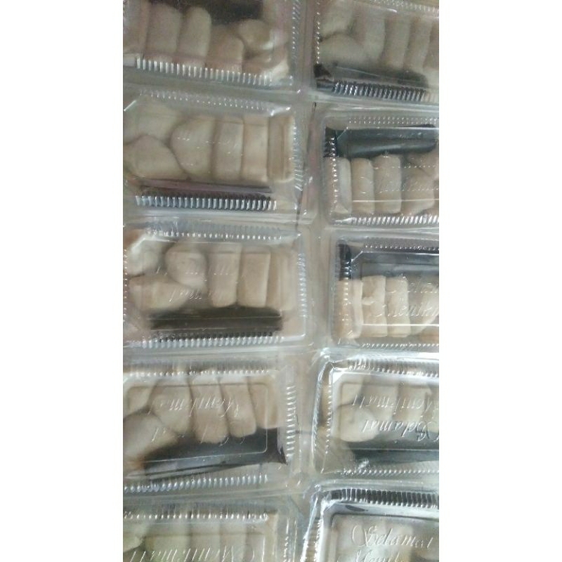 

Pempek isi 6 + Cuko