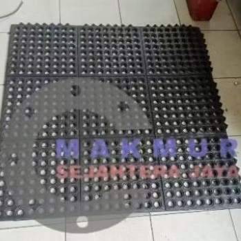 KARPET KARET ALAS KAMAR MANDI