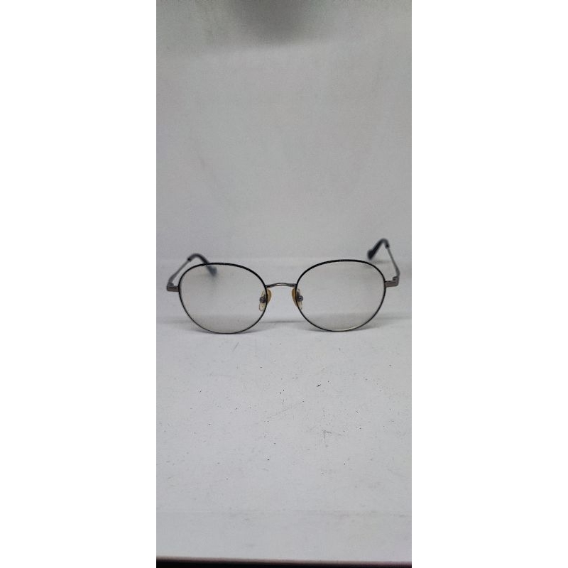 kacamata Giordano bulat