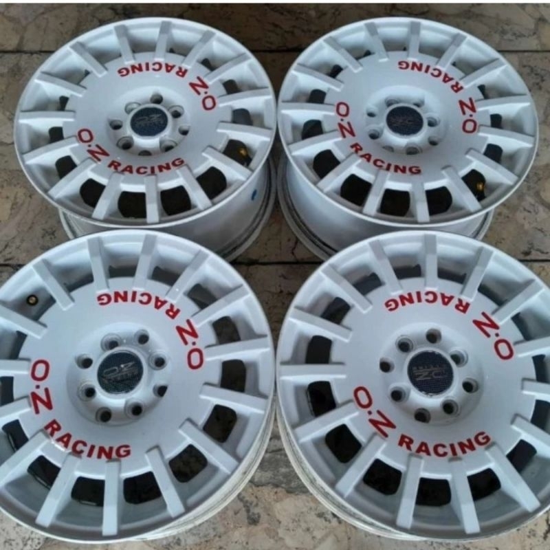 velg racing oz r15x7 baut 4x100/114 et45 cocok banget buat mobil brio,jazz,livina dll