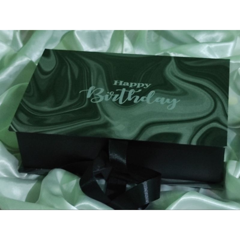 

Box Hampers Birthday Marbel