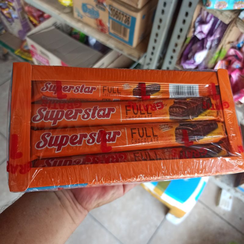 

Superstar Wafer Cokelat Dengan Triple Chocolate Wafer Krim Bersalut